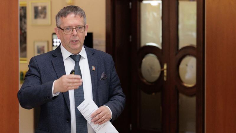 Hazavár a város! - Michl József, a kávé illata mellett, szívből üzent a tataiaknak.