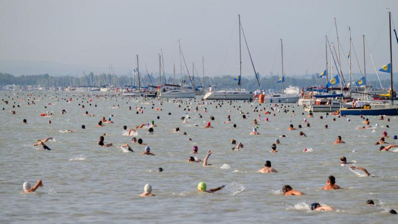 Szombaton sor kerül a Balaton legendás átúszására!