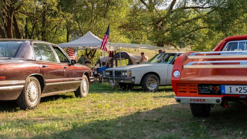 Amerikai autók és jubileumi hangulat Felsőtárkányban: megkezdődött az ACCH 54. Big Meet! + Fényképek az eseményről.