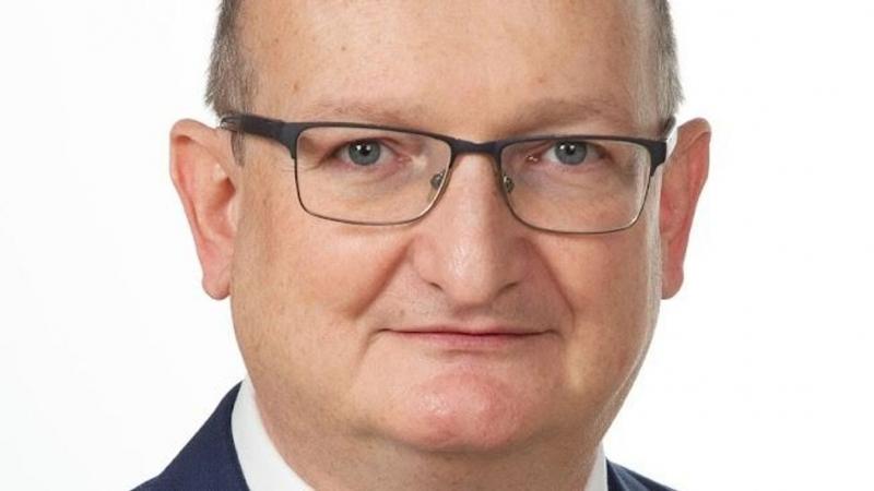 A Vasi Prima díjra jelölt személy egy tehetséges gimnáziumigazgató, aki emellett szenvedélyes klarinétművész is.
