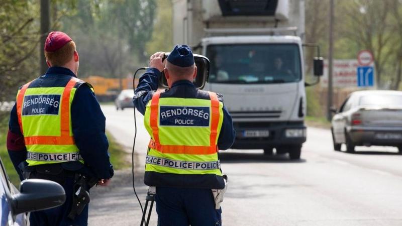 Ezeknél a sebességhatároknál már számíthatsz a traffipaxra – íme a részletes lista!