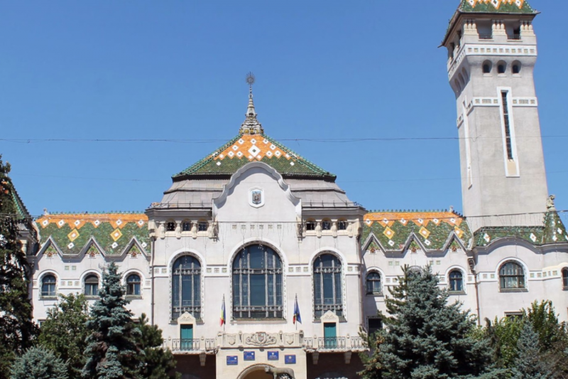 Maros Megyei Tanács: Az együttműködés és fejlődés színtere

A Maros Megyei Tanács egy olyan intézmény, amely elkötelezetten dolgozik a megye fejlődéséért és lakóinak jólétéért. Célja, hogy támogassa a helyi közösségeket, elősegítse a gazdasági növekedést,