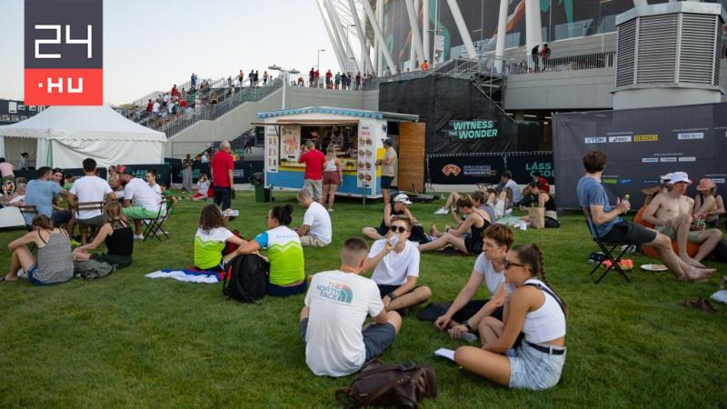 A Nemzeti Atlétikai Központ mostantól mindenki előtt nyitva áll! Fedezd fel a sport világát és élvezd a lehetőségeket, amelyeket ez a modern létesítmény kínál! Tudd meg, milyen izgalmas programok várnak rád!