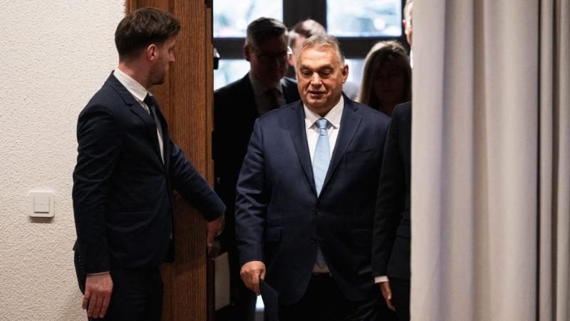 Orbán Viktor figyelmeztetése: Odafigyelés szükséges az ukrán csalásokra! | 24.hu