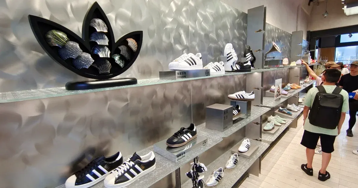 Kibertámadás sújtotta az Adidast, amelynek következtében hekkerek jutottak hozzá a vásárlók bizonyos adatainak titkos információihoz.