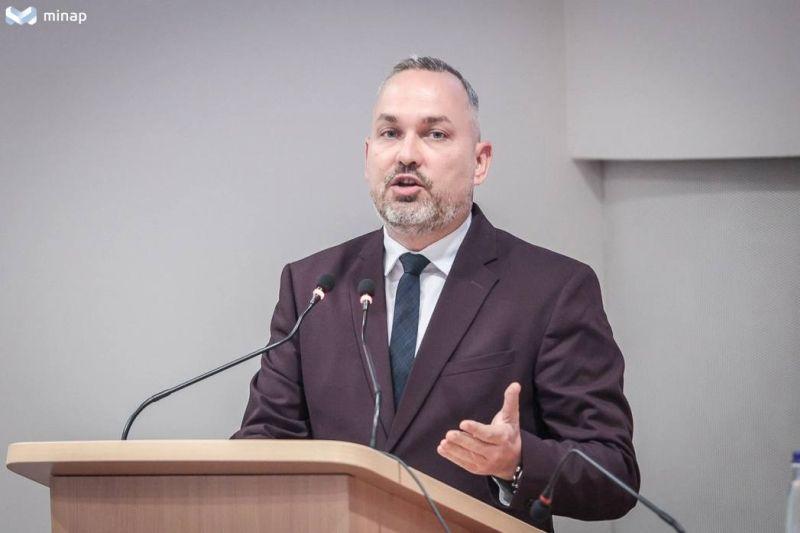 Szopkó Tibor megjegyzése szerint az új Miskolci Fejlesztési Központ kiváló lehetőségeket kínál a barátok számára, mint potenciális kifizetőhely.