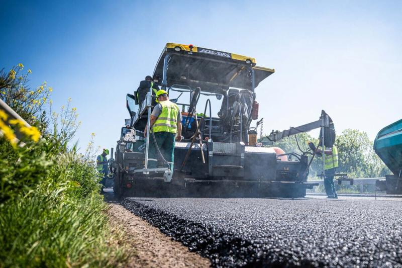 Újabb útfelújítási munkálatok kezdődnek a ferihegyi repülőtér környékén, így érdemes előre tervezni, mert forgalmi akadályok várhatóak. Kérjük, számítsanak dugókra!