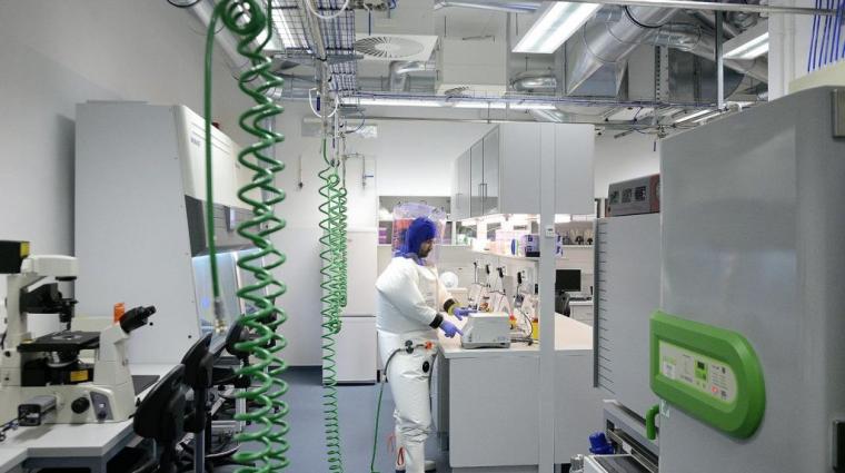 Pécsett most már 100 hónapja működik Európa legújabb BSL-4 laboratóriuma, amely a legmagasabb biológiai biztonsági szintet képviseli.