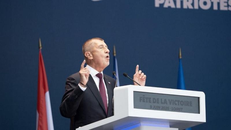 Jó hírrel szolgálhatunk Orbán szövetségese számára: Két hónappal a választások időpontja előtt Andrej Babis pártja továbbra is az élen áll.
