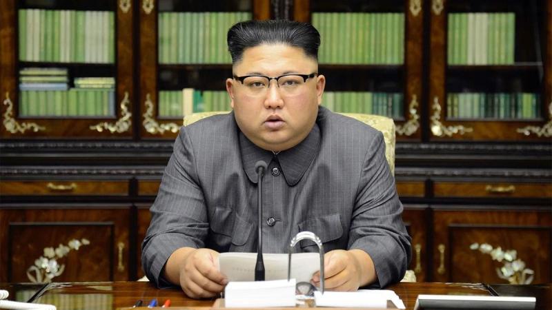 Észak-Koreában megkezdődött egy intenzív hajtóvadászat a mellnagyobbításon átesett nők ellen, amely során a hatóságok szigorúan üldözik azokat, akik a műtéten keresztül próbálnak esztétikai változásokat elérni. Az ilyen beavatkozások tilalmának megsértése