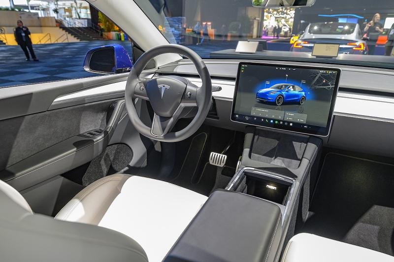 Látványos árengedményekkel érkezik Magyarországra a fapados Tesla!