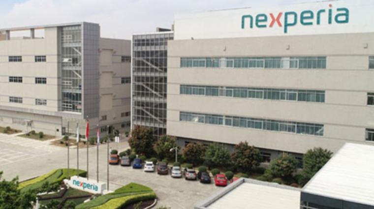 Az autóipar számára komoly kihívást jelent a Nexperia körüli zűrzavar, amely jelentős hatással bír az iparág működésére.