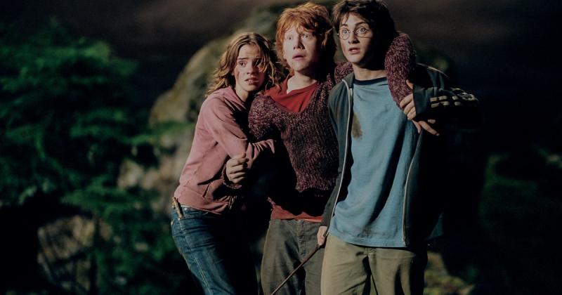 Hamarosan megnyílik a varázslatos Harry Potter kiállítás Szentendrén, ahol a rajongók egyedülálló élményekkel gazdagodhatnak! Fedezd fel a varázslatos világot, és merülj el a varázslók, boszorkányok és izgalmas kalandok birodalmában! Ne hagyd ki ezt a fel