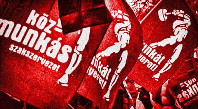 A Rockstar Games-et szakszervezetek által megfogalmazott kritikák érik, amelyek szerint a cég munkakörnyezete nem felel meg a modern elvárásoknak. A vádak szerint a dolgozók túlóráznak és nem kapnak megfelelő kompenzációt, ami a kreatív munka rovására meg