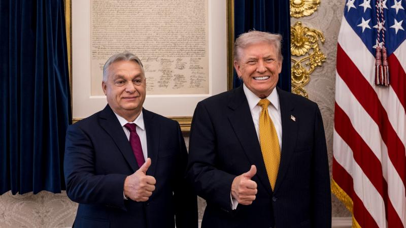 A bolgár sajtó szerint Orbánnak megvan az a kellő önállósága, hogy térdre ereszkedés nélkül, határozottan lépjen fel a tárgyalások során.